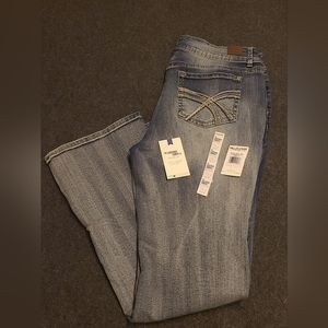 NWT Wallflower jeans